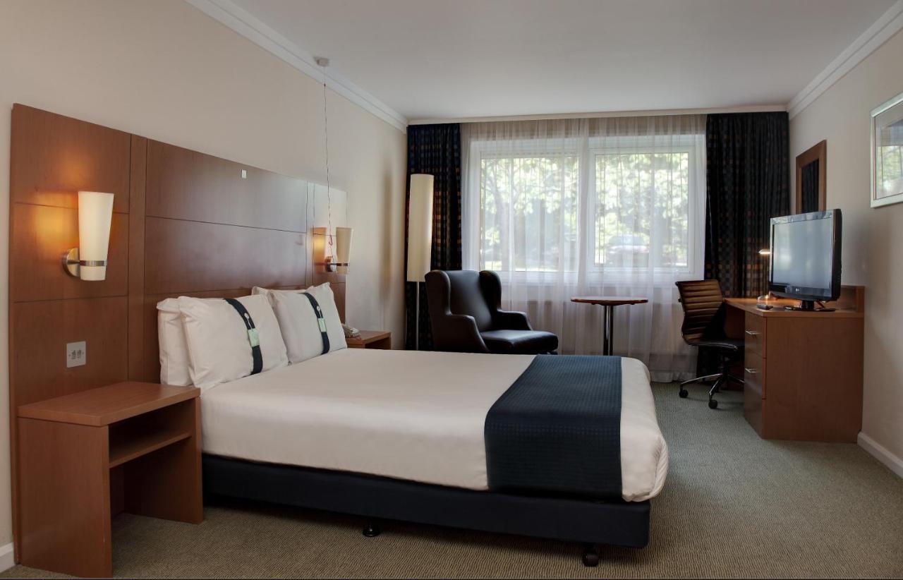 Holiday Inn London Brent Cross, An Ihg Hotel Ngoại thất bức ảnh