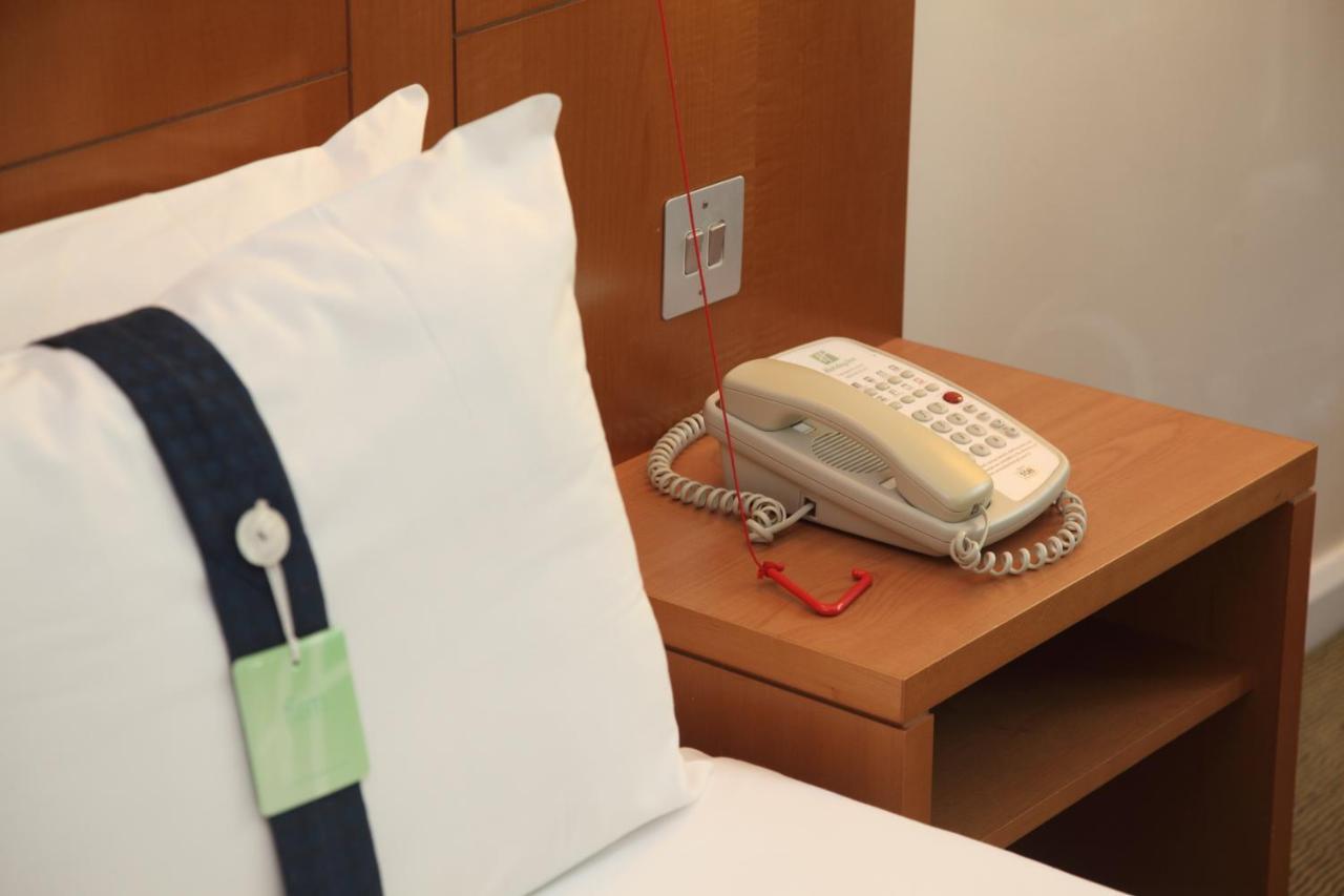 Holiday Inn London Brent Cross, An Ihg Hotel Ngoại thất bức ảnh