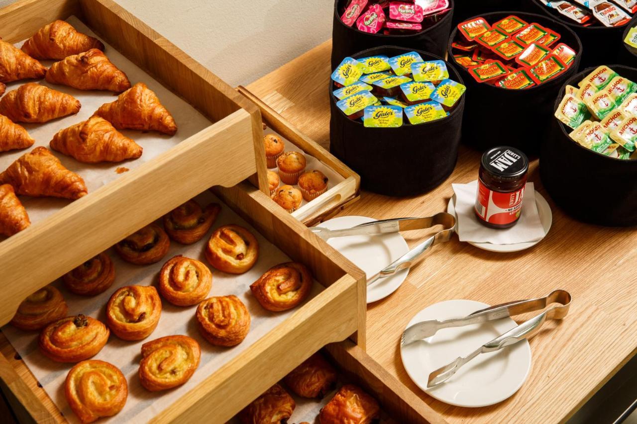 Holiday Inn London Brent Cross, An Ihg Hotel Ngoại thất bức ảnh
