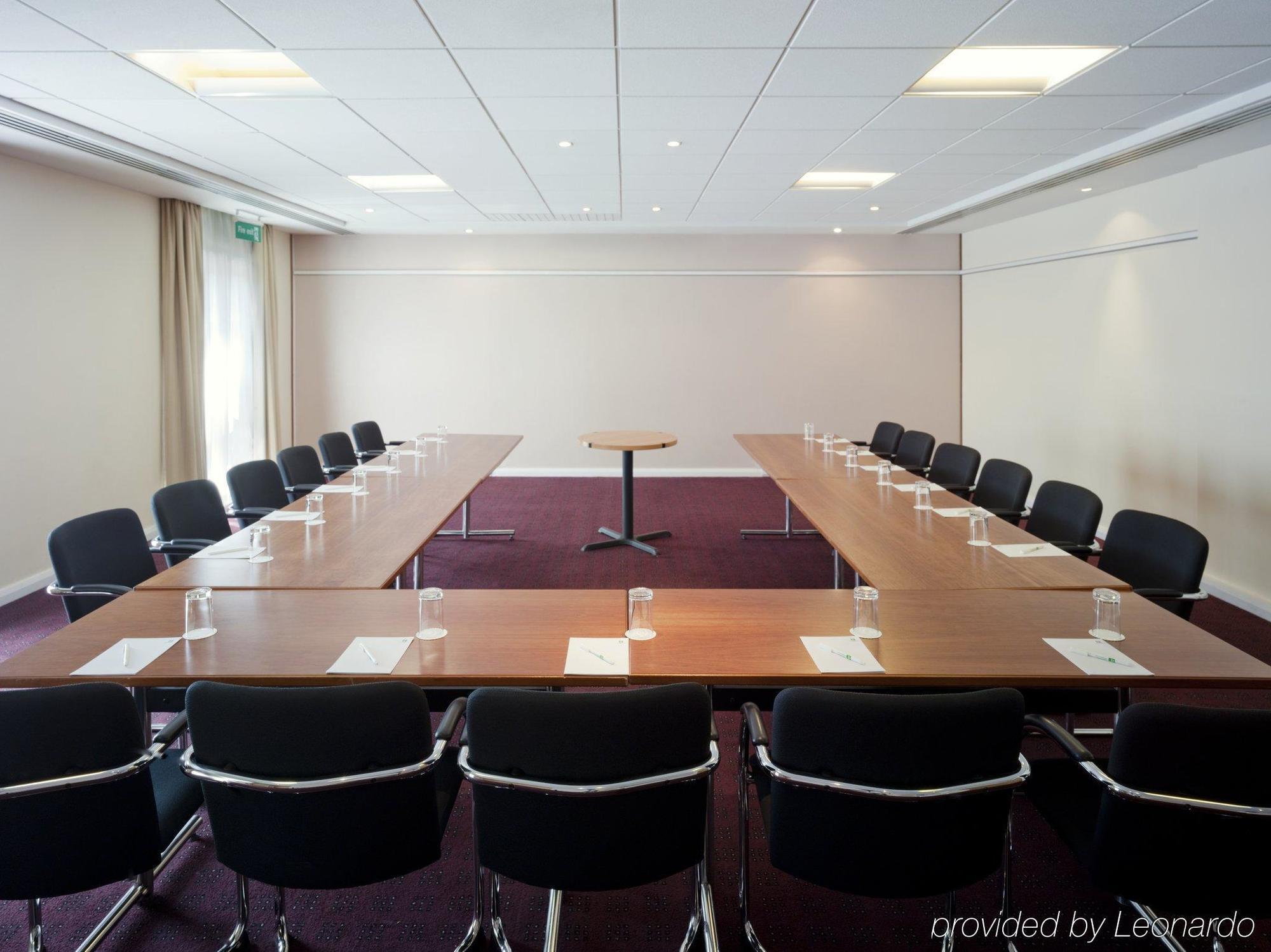 Holiday Inn London Brent Cross, An Ihg Hotel Ngoại thất bức ảnh