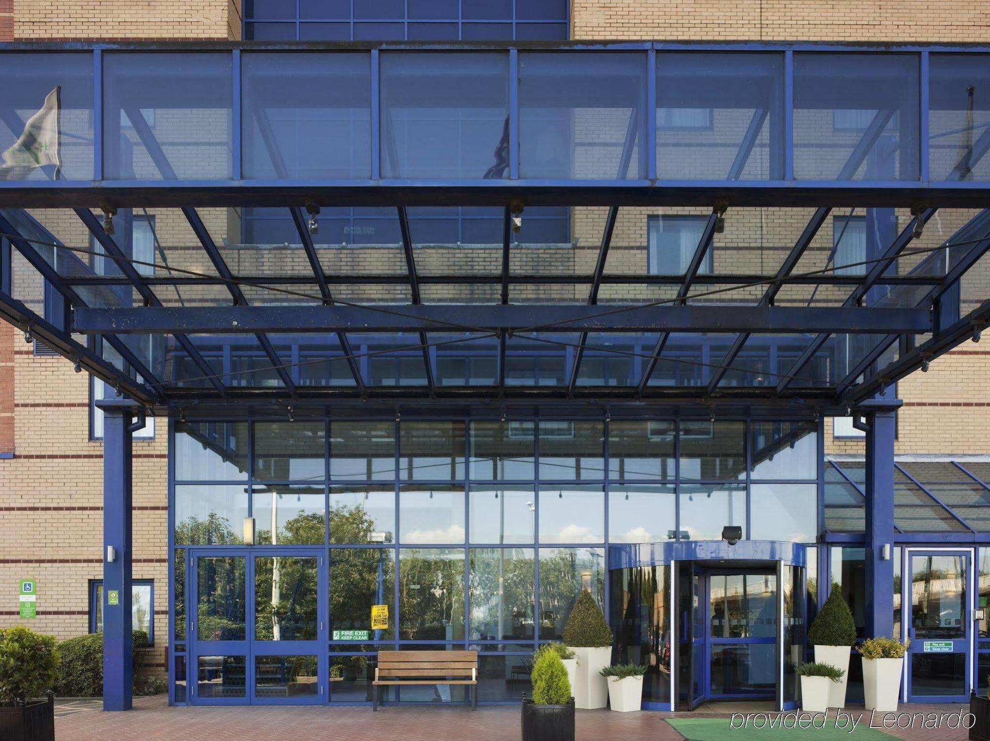 Holiday Inn London Brent Cross, An Ihg Hotel Ngoại thất bức ảnh