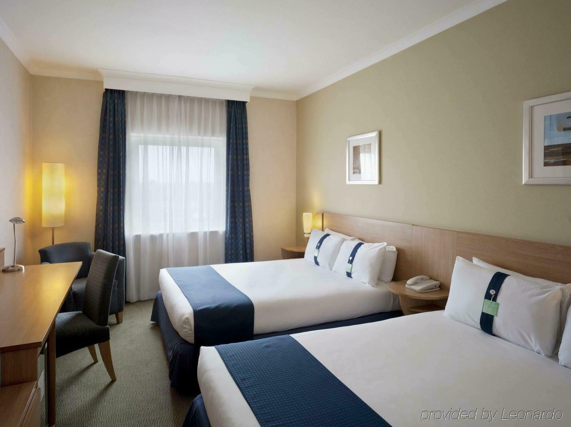 Holiday Inn London Brent Cross, An Ihg Hotel Ngoại thất bức ảnh